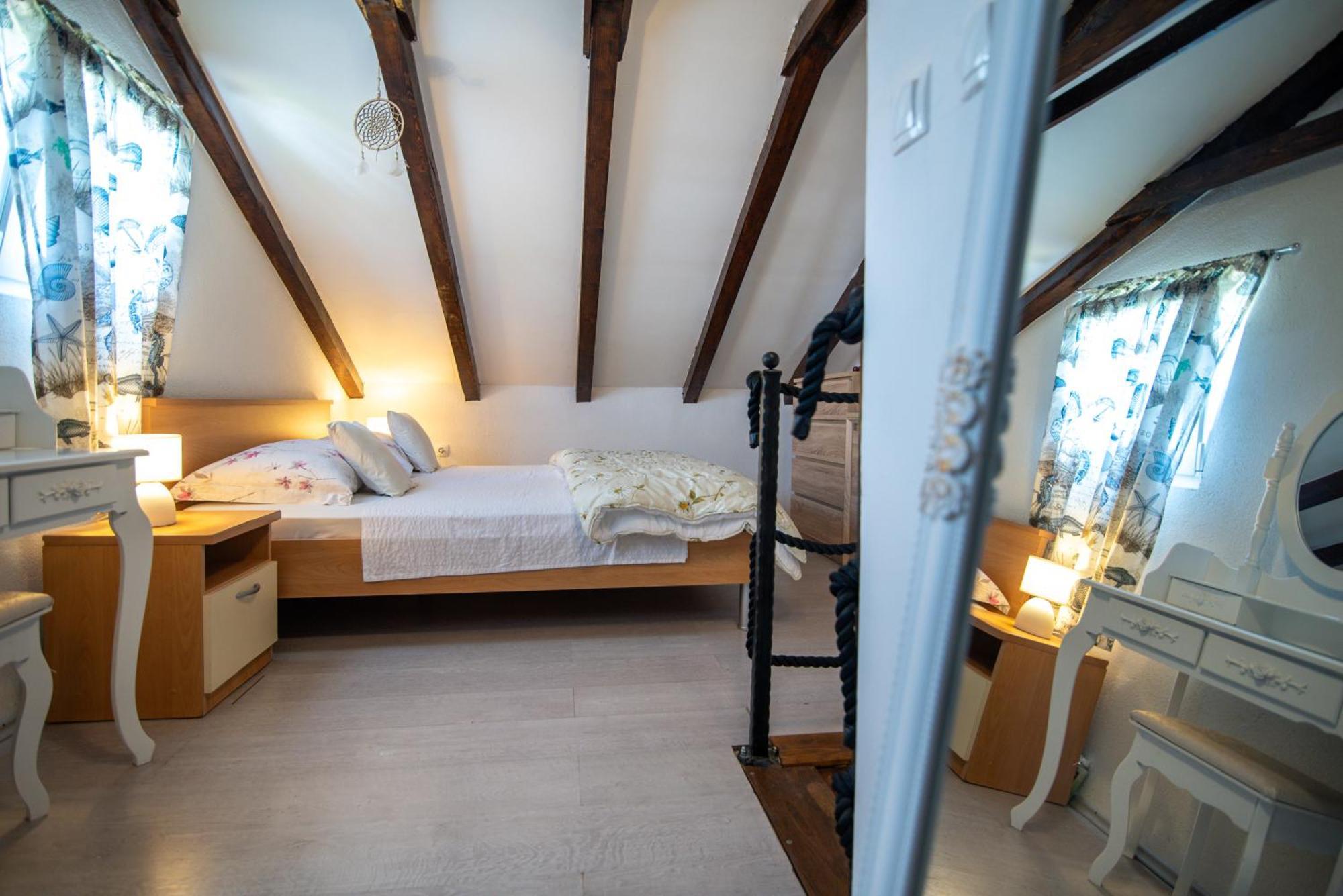 Studio Apartment Dona Trogir Exterior foto